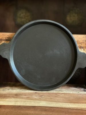Pre-Seasoned Cast Iron Pan - Raised Edges - Flat Base - 10"