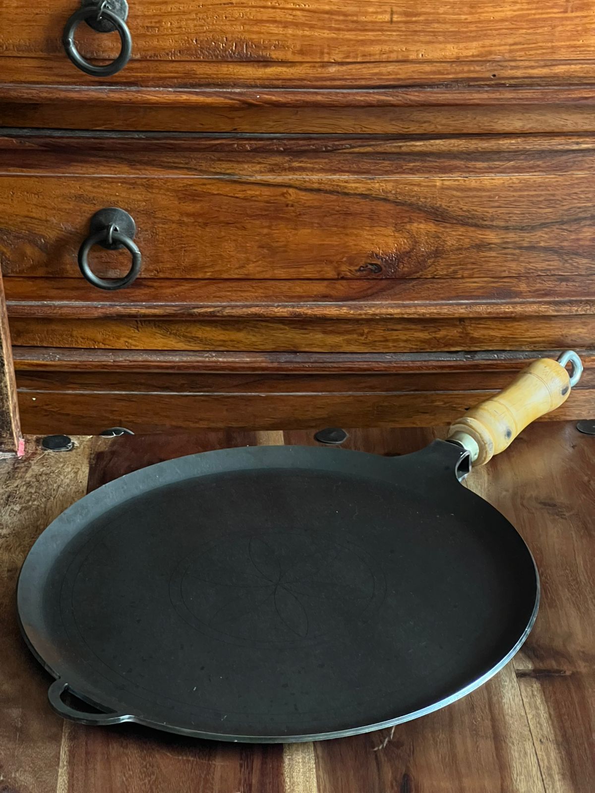 Iron Roti Pan, 10 inches Not Induction Friendly – Earth & Ethics